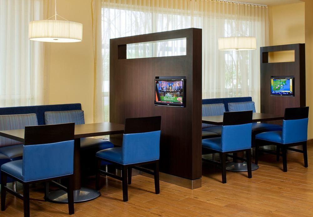 Courtyard By Marriott Fort Lauderdale Airport & Cruise Port Дейния Бийч Екстериор снимка