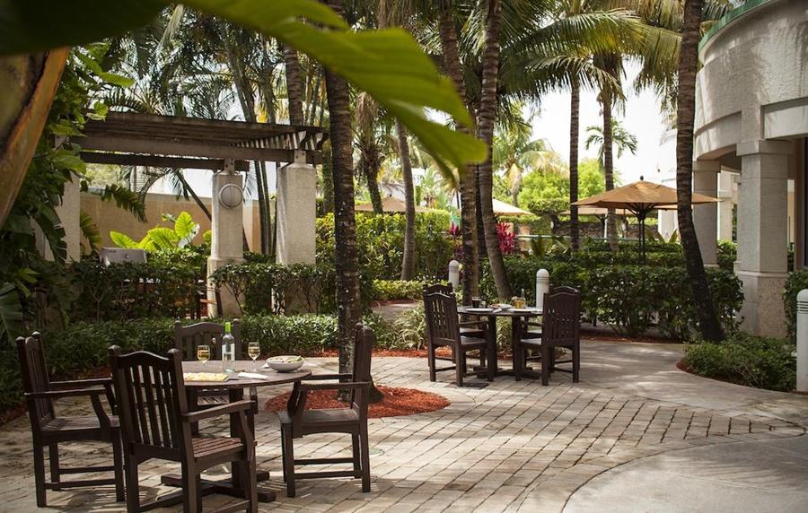 Courtyard By Marriott Fort Lauderdale Airport & Cruise Port Дейния Бийч Екстериор снимка