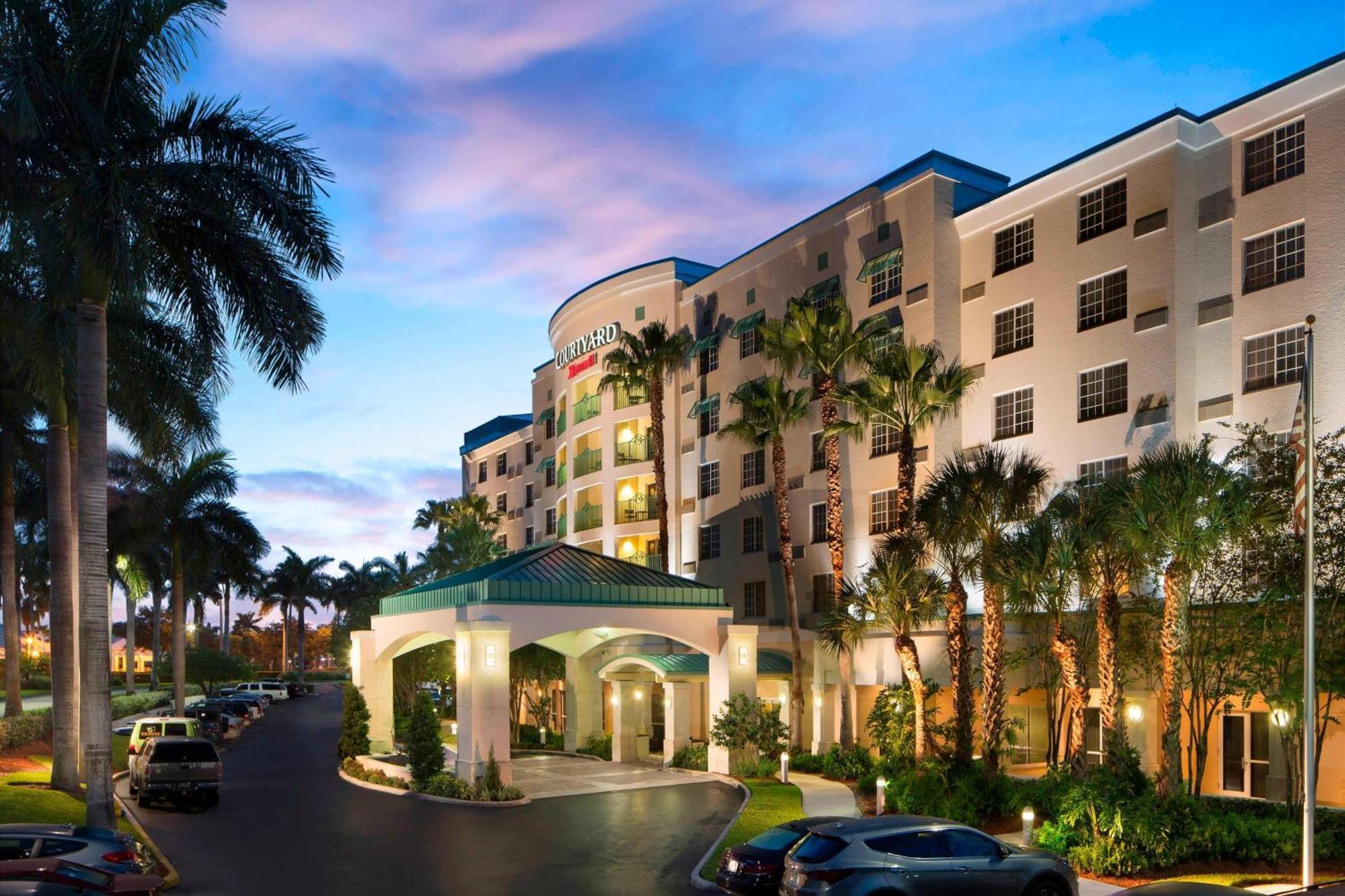 Courtyard By Marriott Fort Lauderdale Airport & Cruise Port Дейния Бийч Екстериор снимка