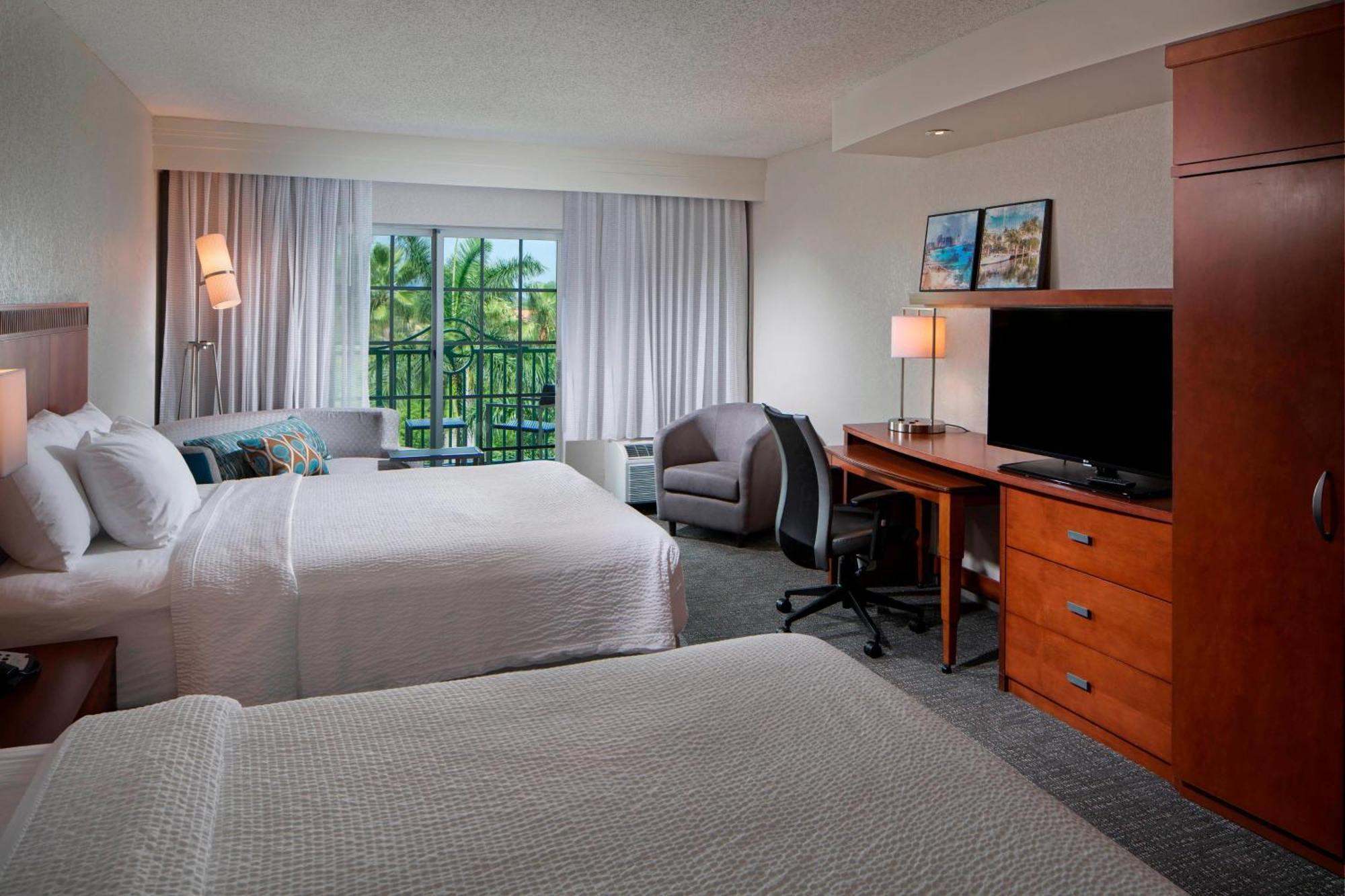 Courtyard By Marriott Fort Lauderdale Airport & Cruise Port Дейния Бийч Екстериор снимка