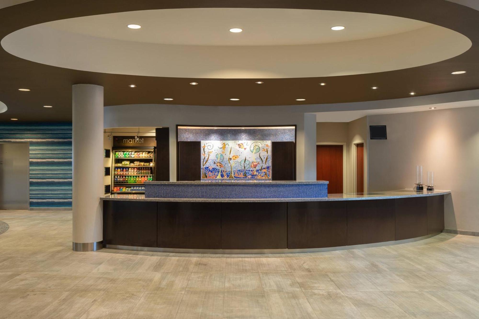 Courtyard By Marriott Fort Lauderdale Airport & Cruise Port Дейния Бийч Екстериор снимка