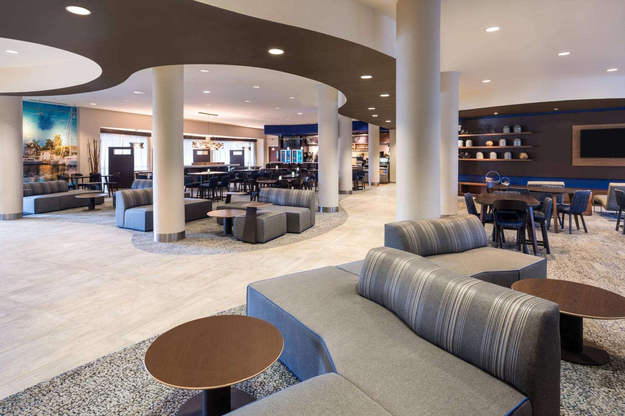 Courtyard By Marriott Fort Lauderdale Airport & Cruise Port Дейния Бийч Екстериор снимка