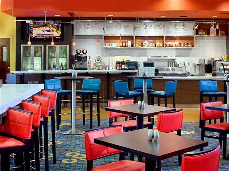 Courtyard By Marriott Fort Lauderdale Airport & Cruise Port Дейния Бийч Екстериор снимка